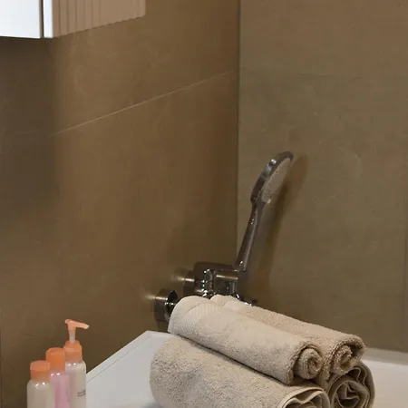 Elegant Near Downtown